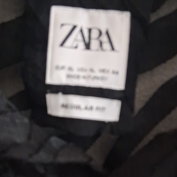 Zara Black Geometric Button-Up Blouse - Picture 5 of 5
